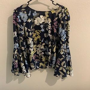 VINCE CAMUTO FLORAL BLOUSE
